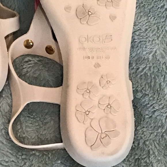 Oka B tan T-strap sandals with pink tassels, Size 9 - Picture 6 of 6